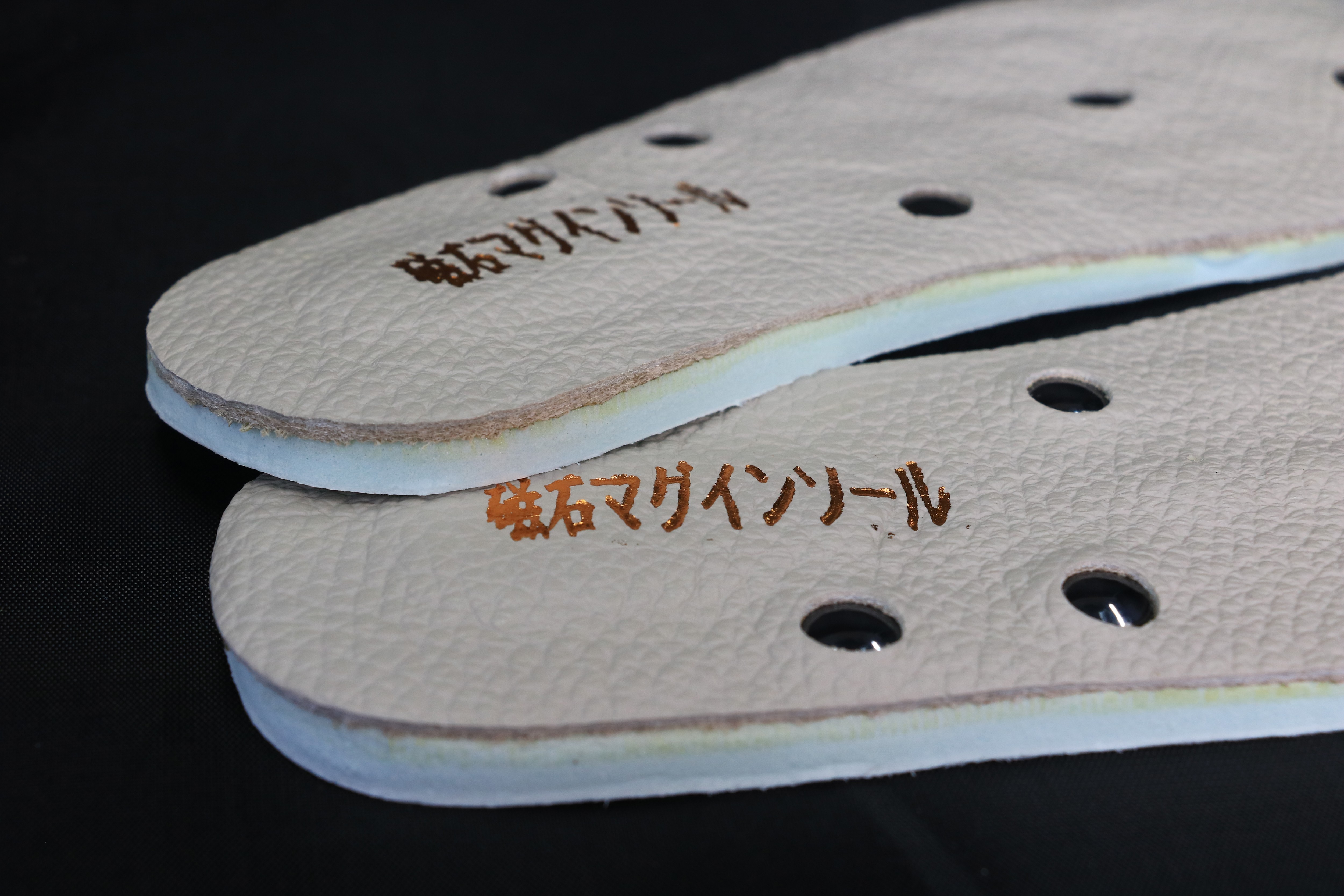 【專利品】牛皮磁石健康鞋墊  促進血液循環 (中氣墊)