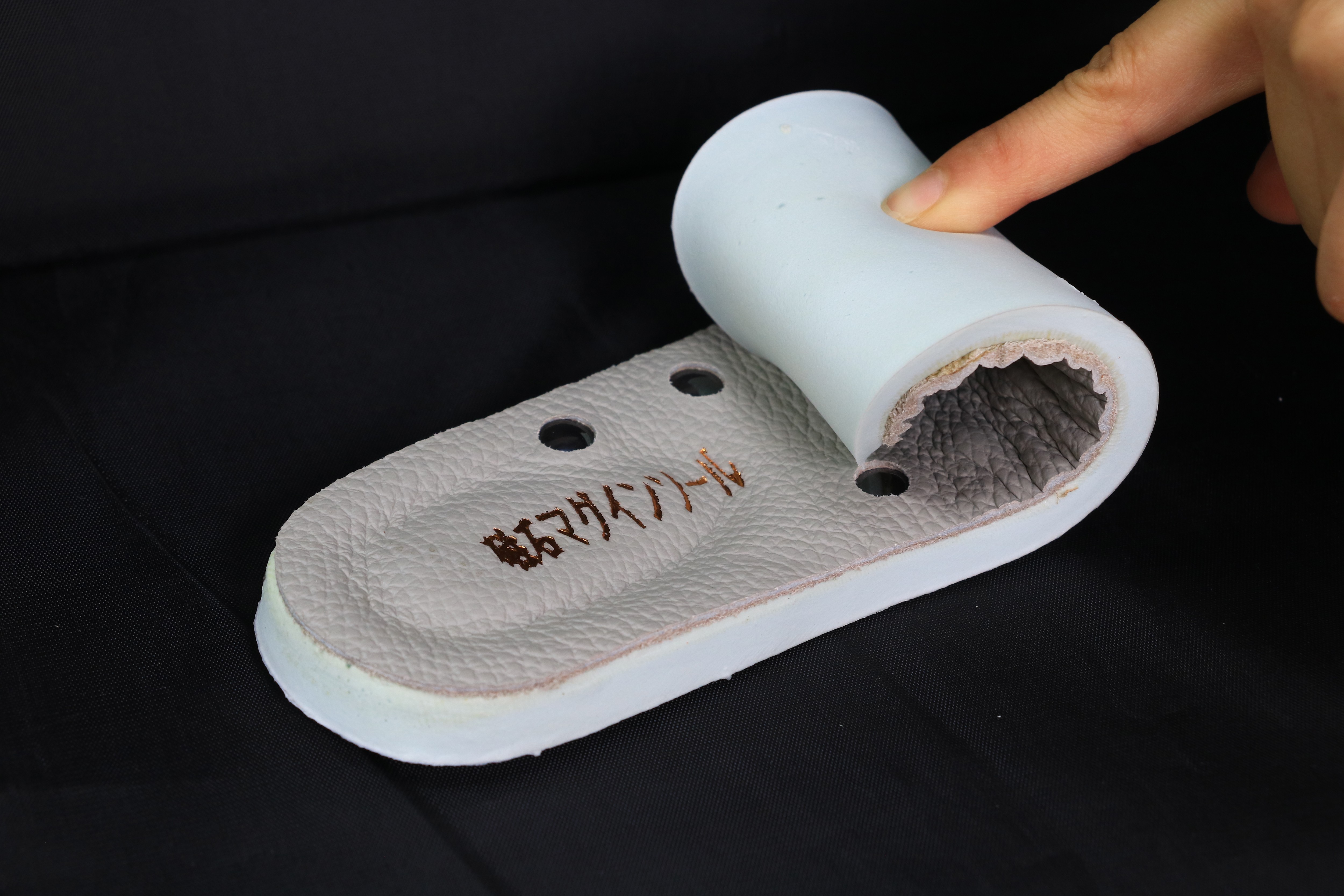 【專利品】牛皮磁石健康鞋墊  促進血液循環 (高氣墊)